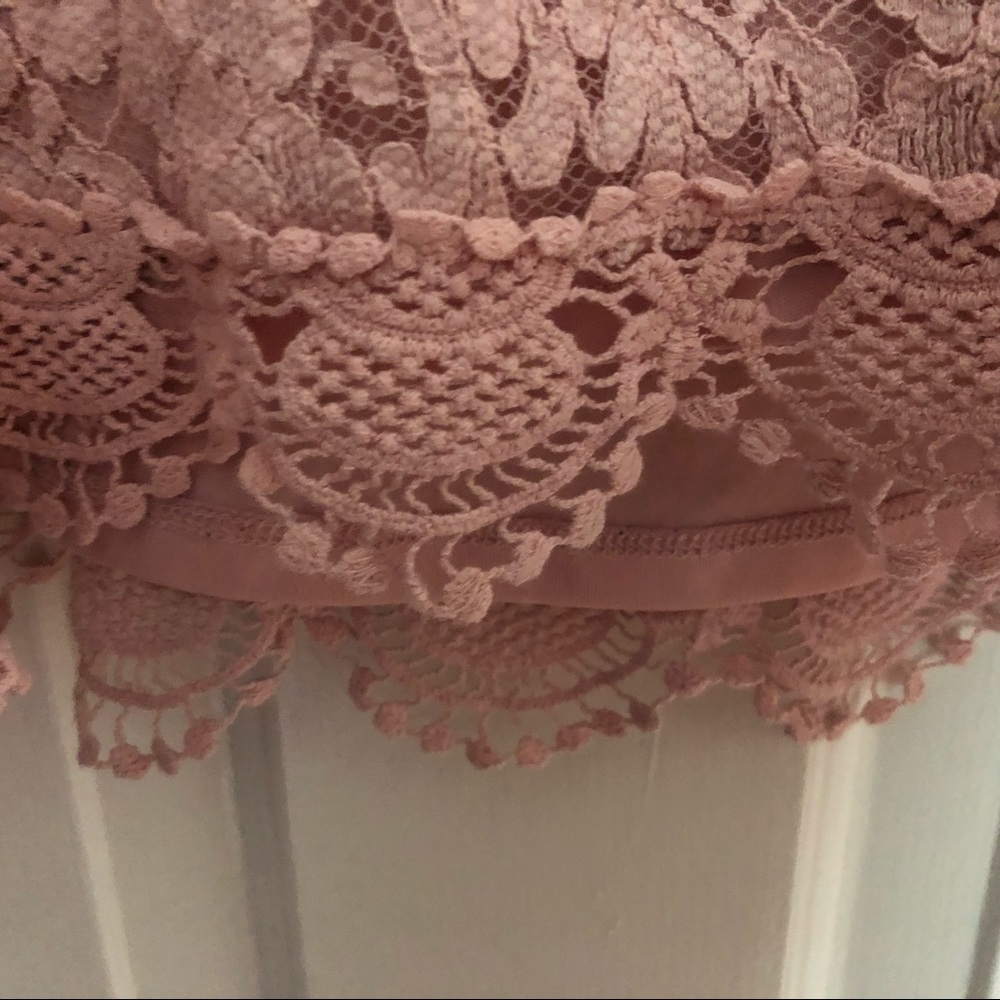 Box 2 Ambiance Pink Floral Lace Crop Top - Picture 3 of 5